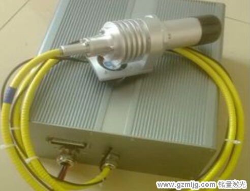 端泵激光器